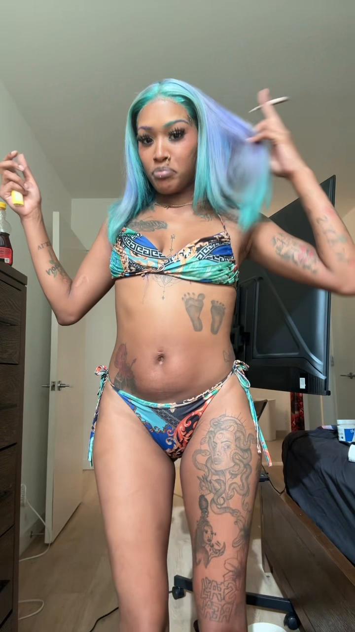 @itsnotmekeepscrolling