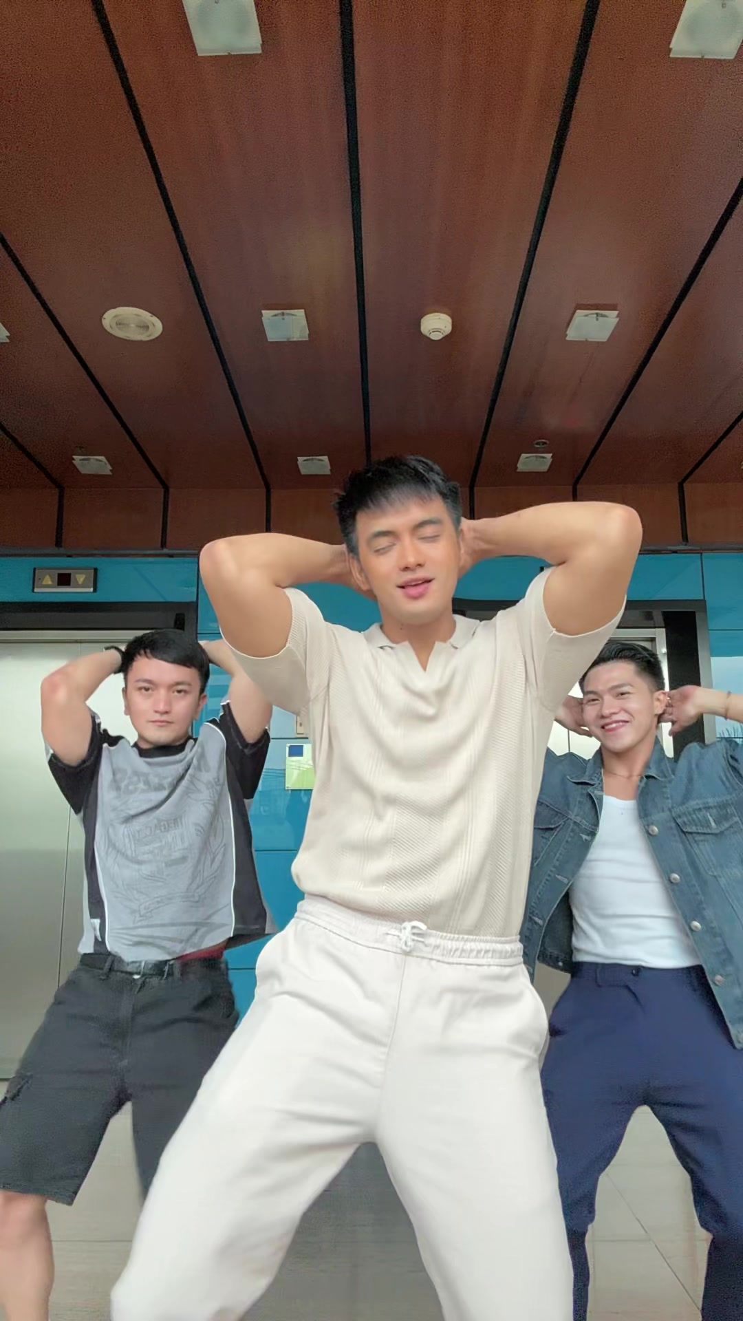 @markabrenica27