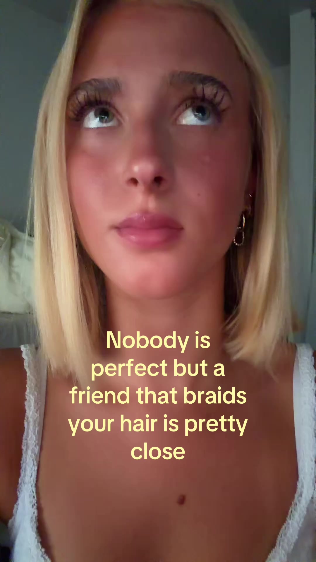 @theelliebarker