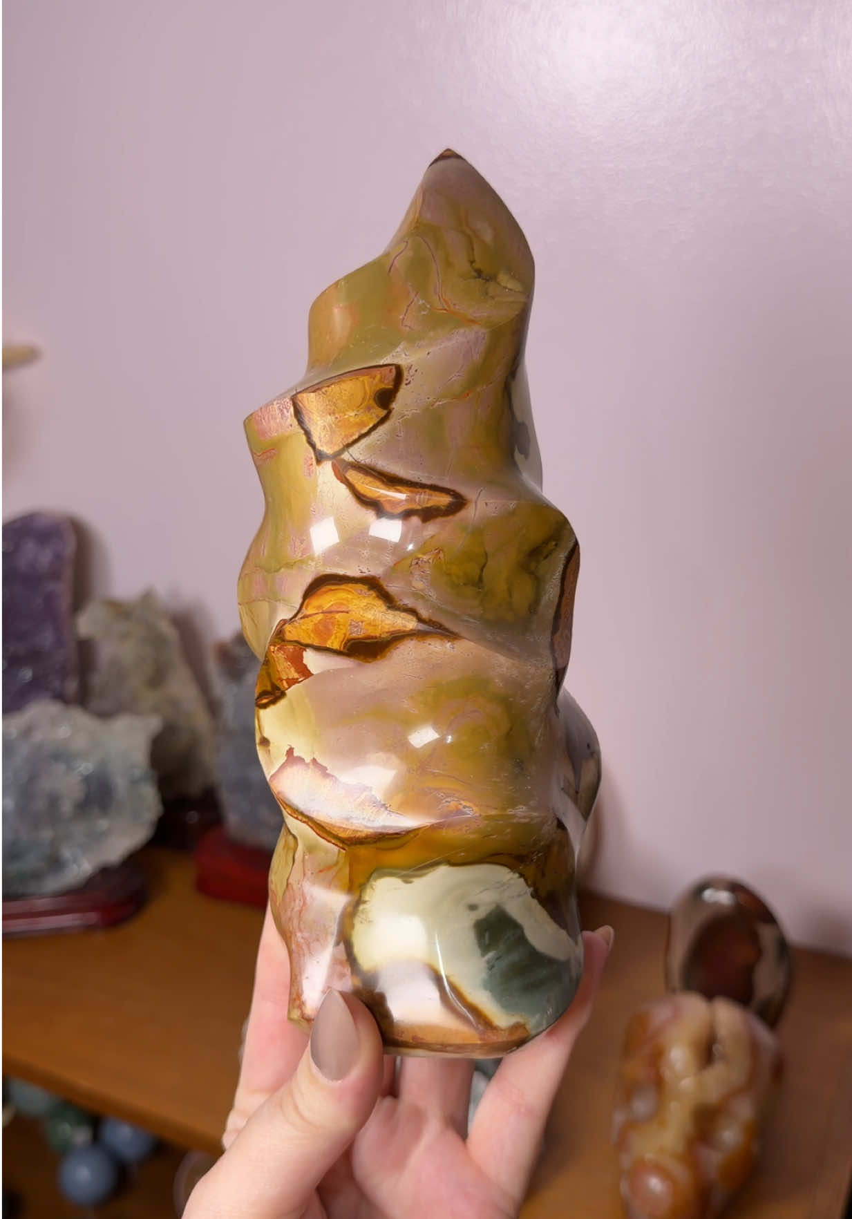 @beautiful aura crystals