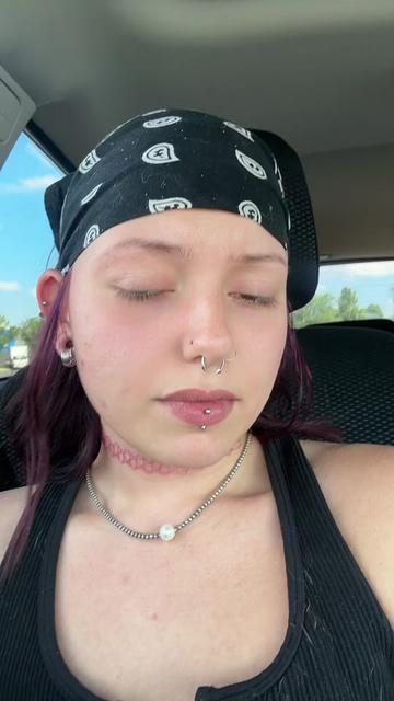 @_gothbarbie_666
