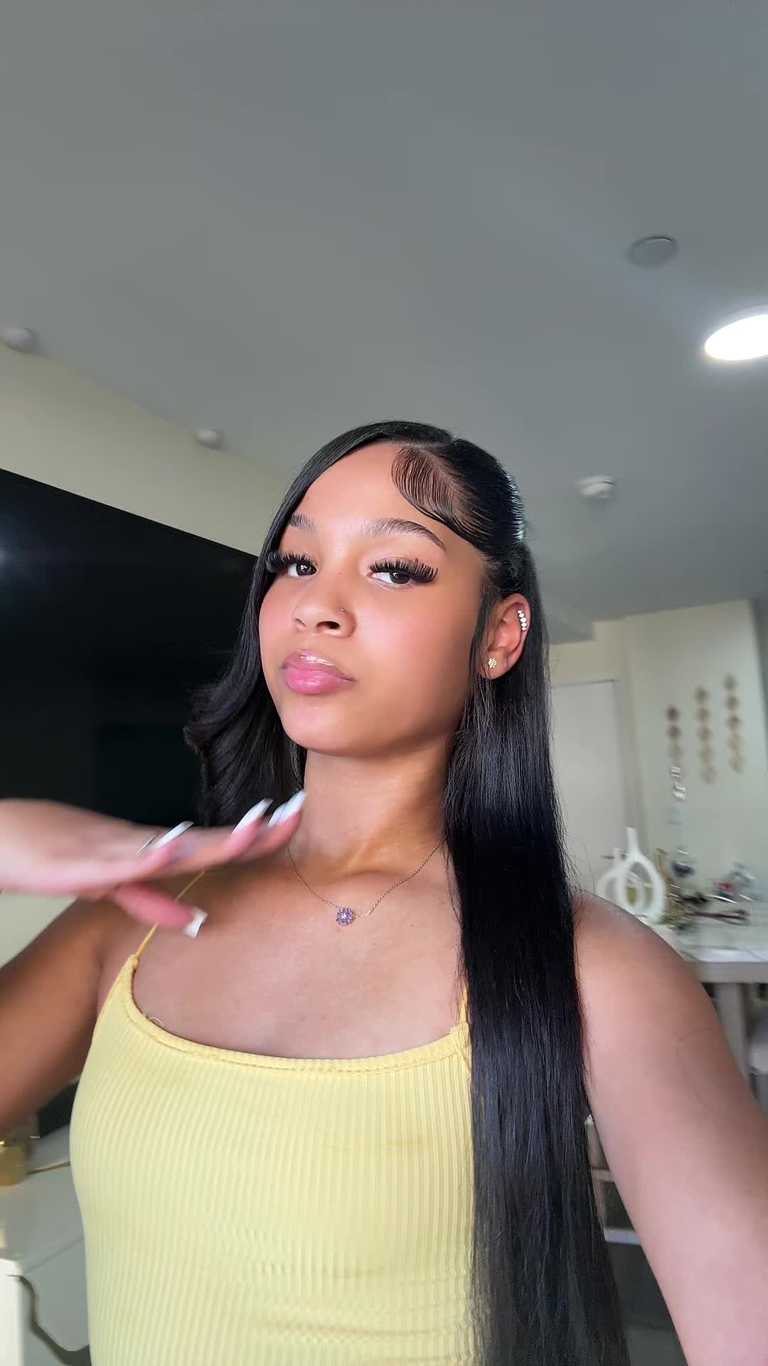 @LizzyB💚