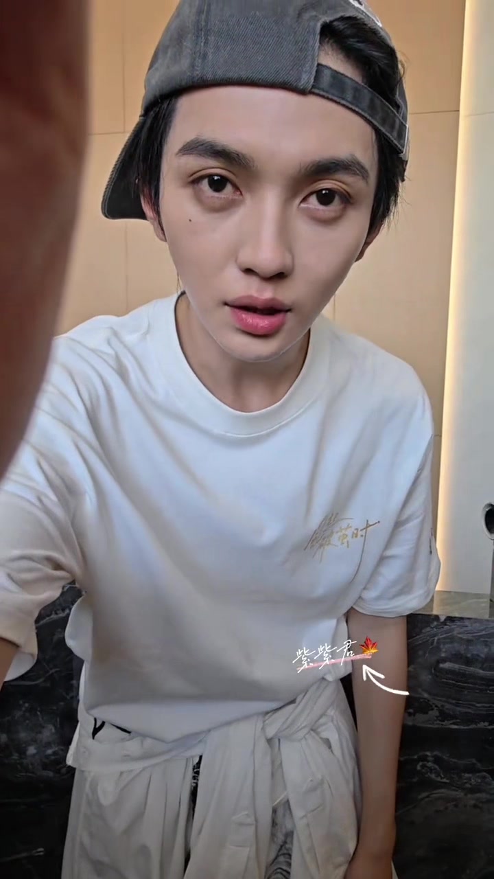 @๐ ๐๐ฌ๐ฌ๐๐ ๐๐๐๐_ๅถ็็ถ ๐ฆ
