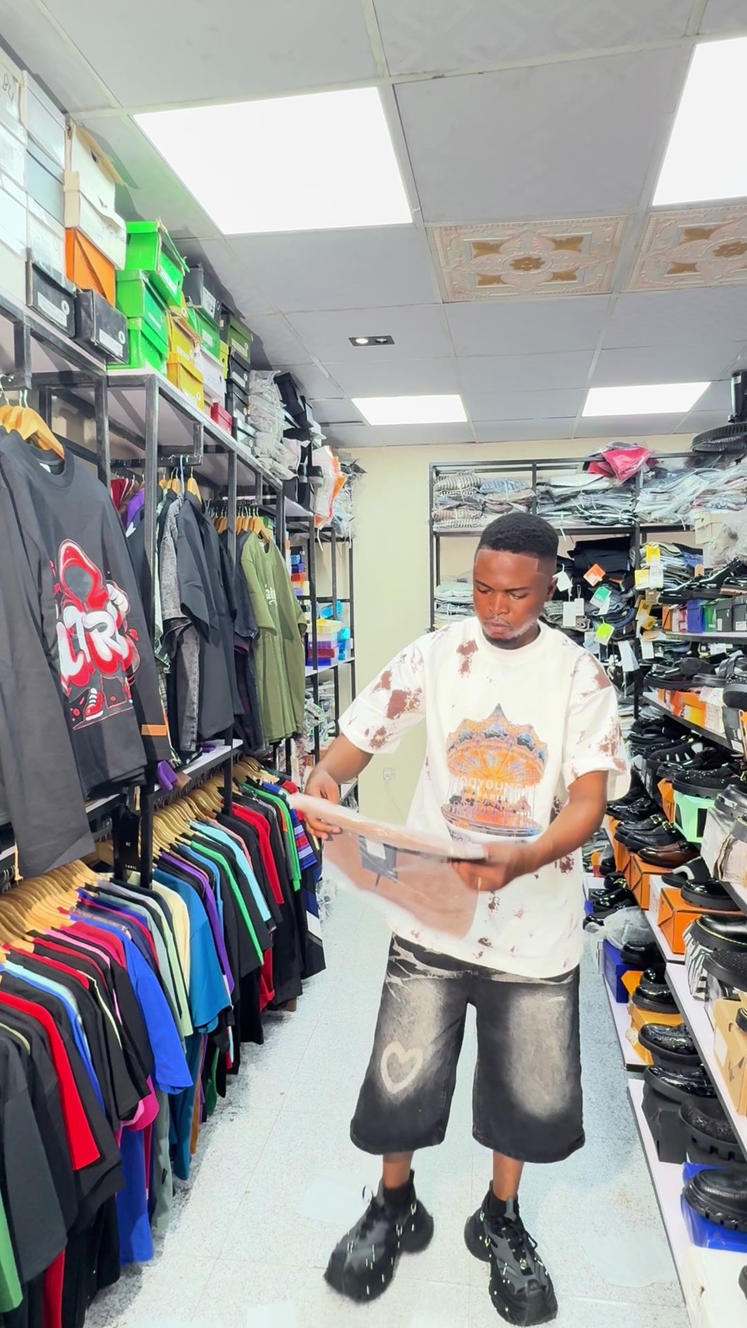 @BIGGEST TSHIRTWAREHOUSE IN IBD