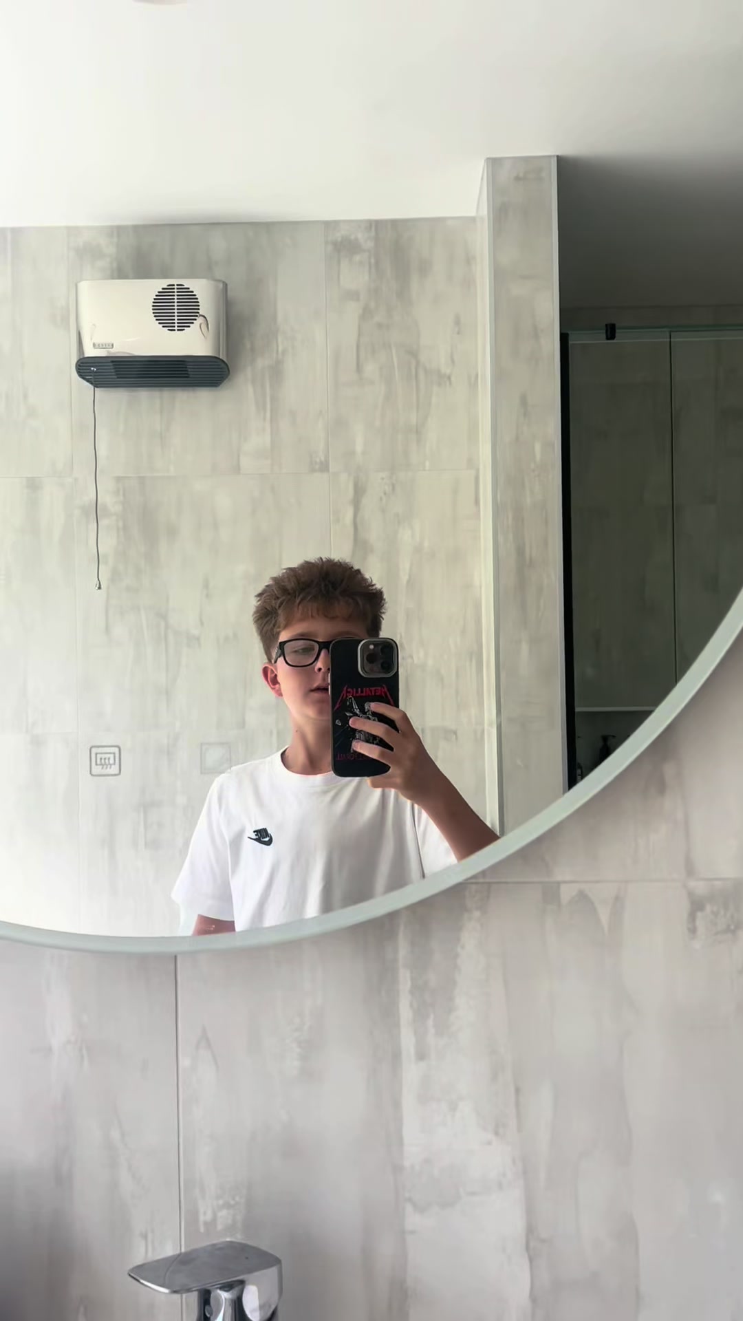 @Cuts by lucas