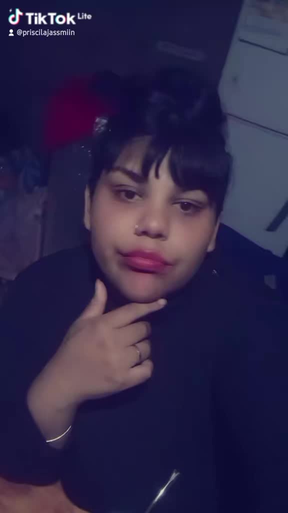 @Priscila🦋