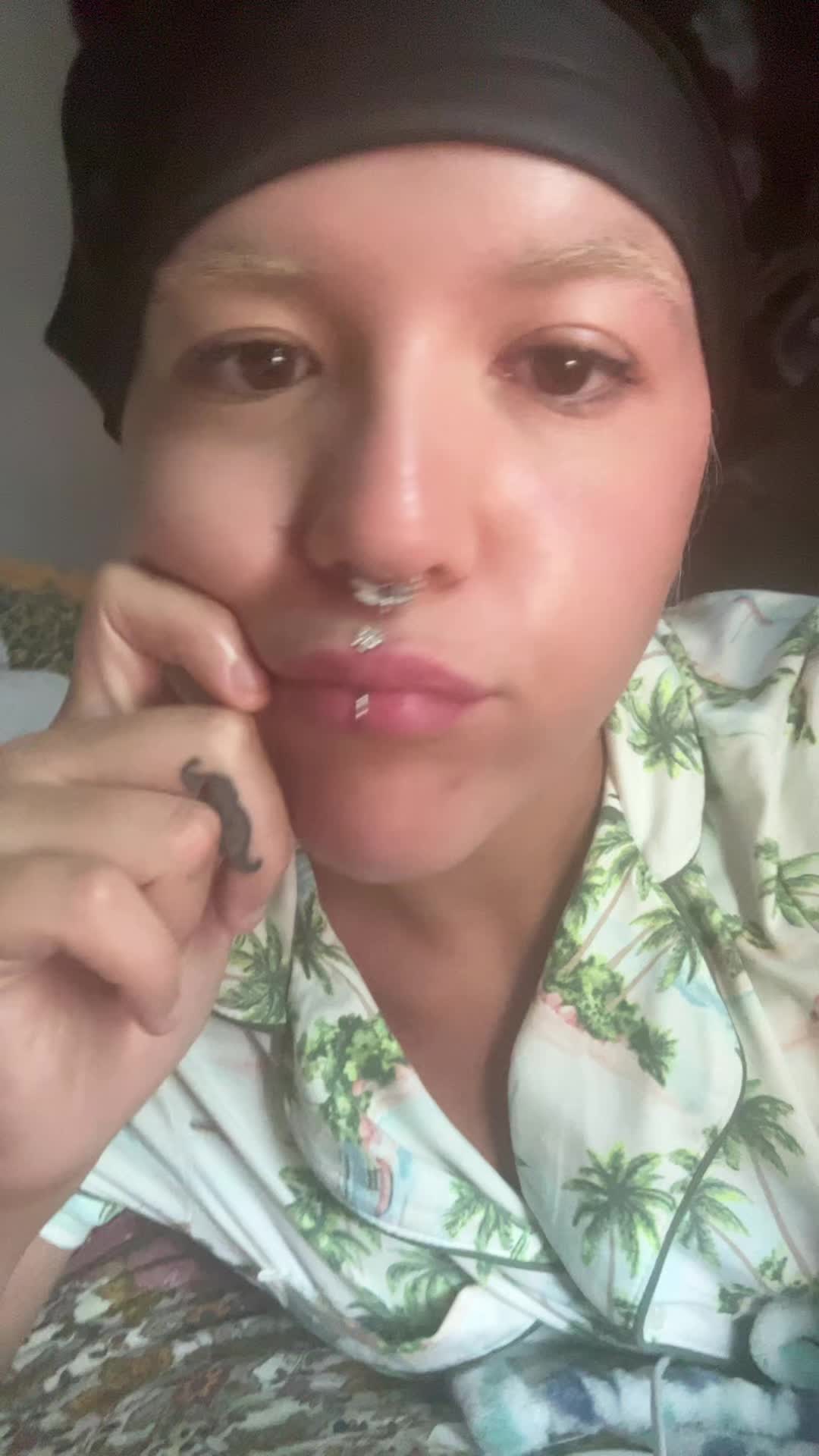@_