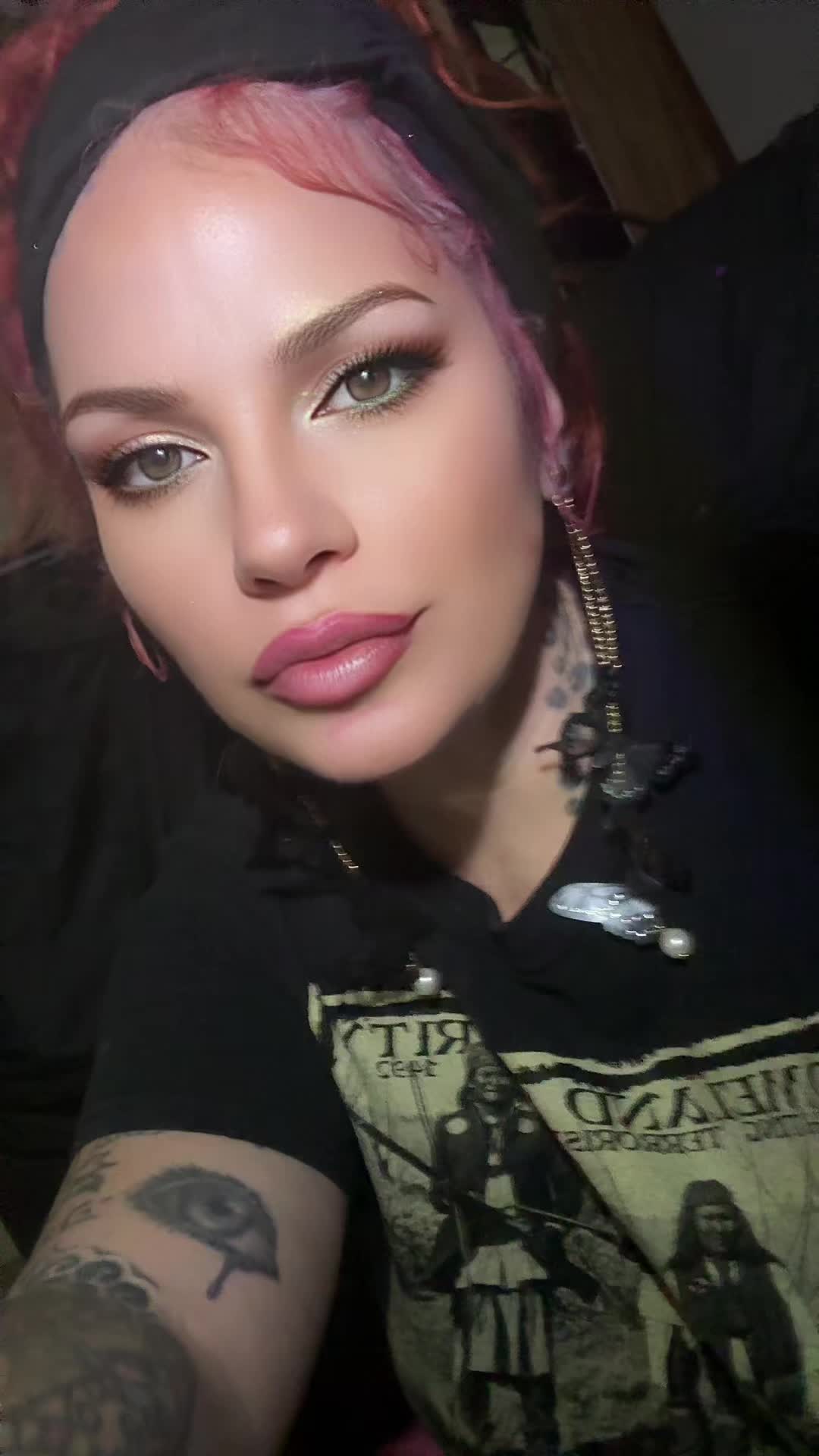 @CaptainBella