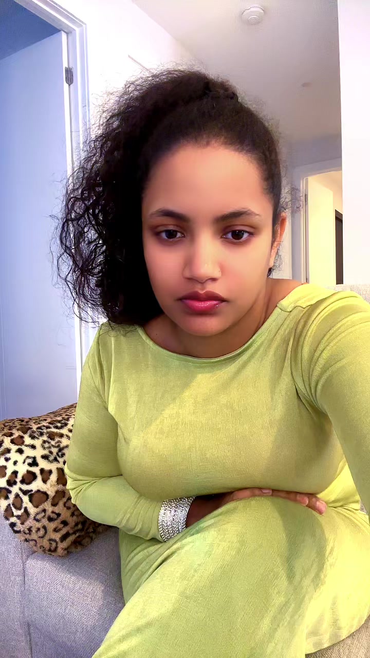 @Adii tiya🐝🇦🇺
