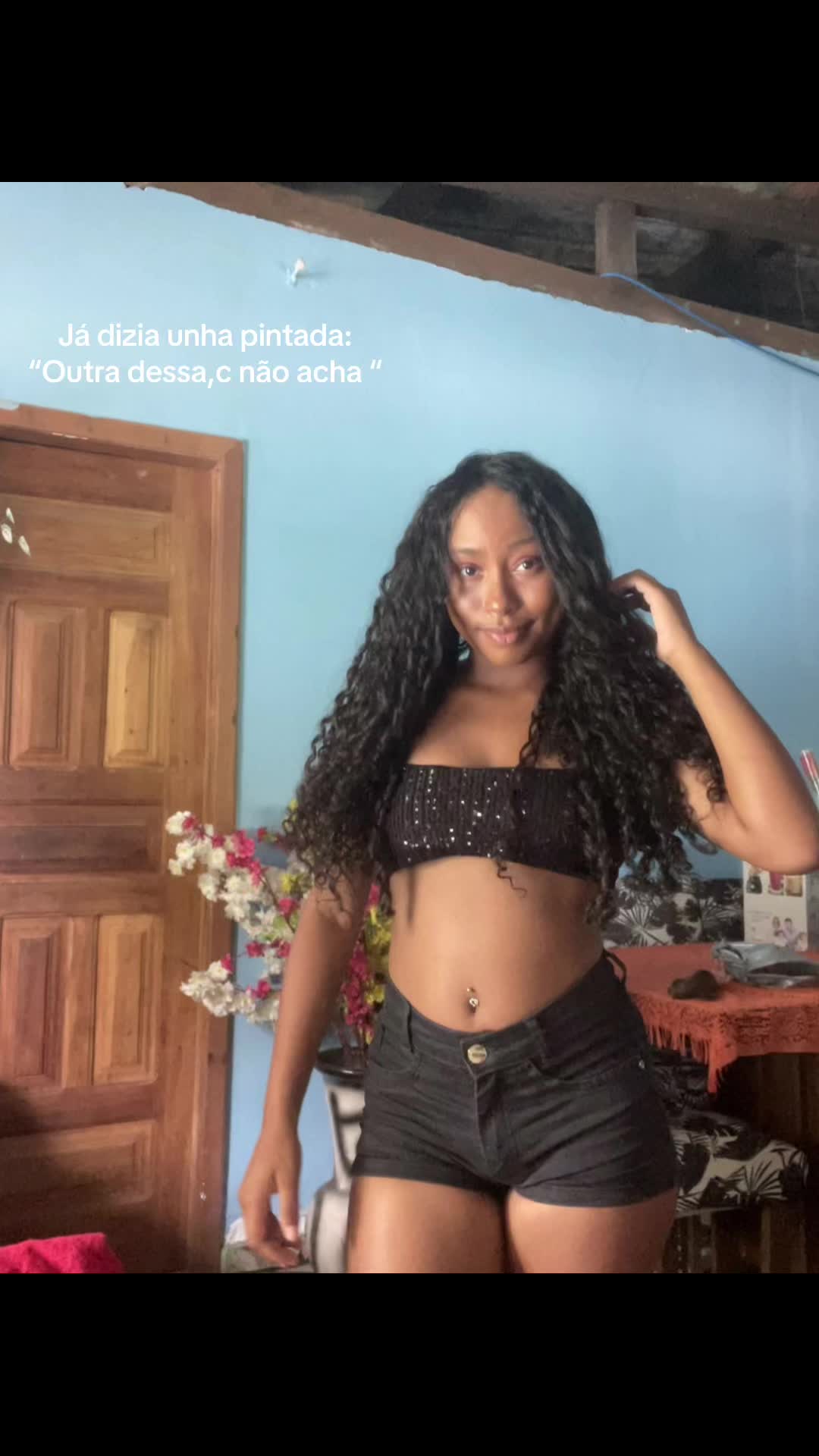 @𝑳𝒂í𝒔.𝒛𝒙𝒚