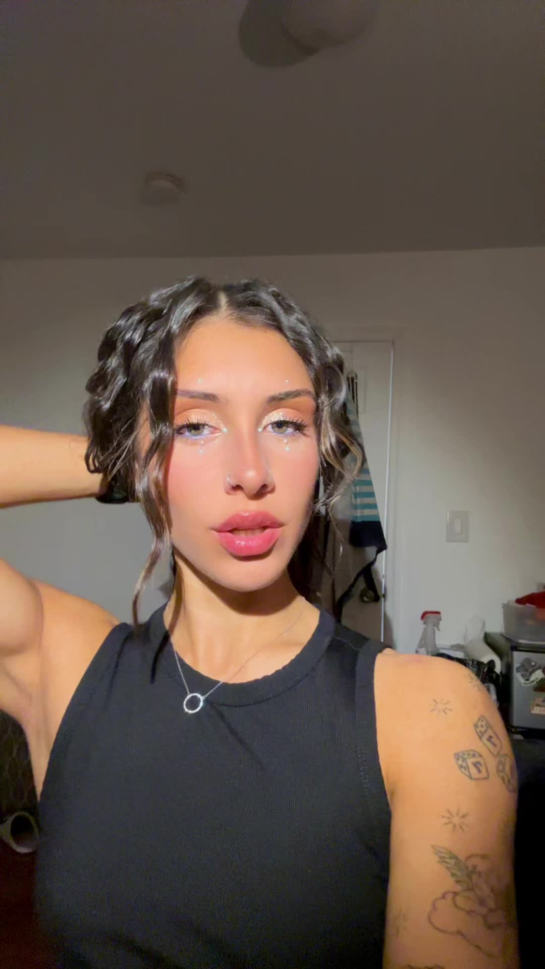 @Camila