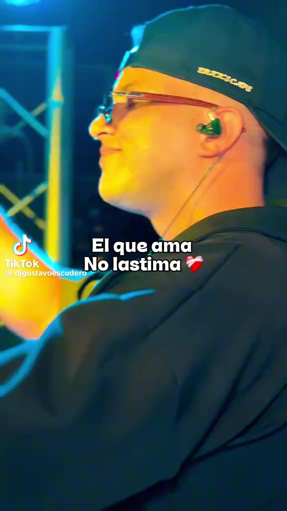@elivillarreal