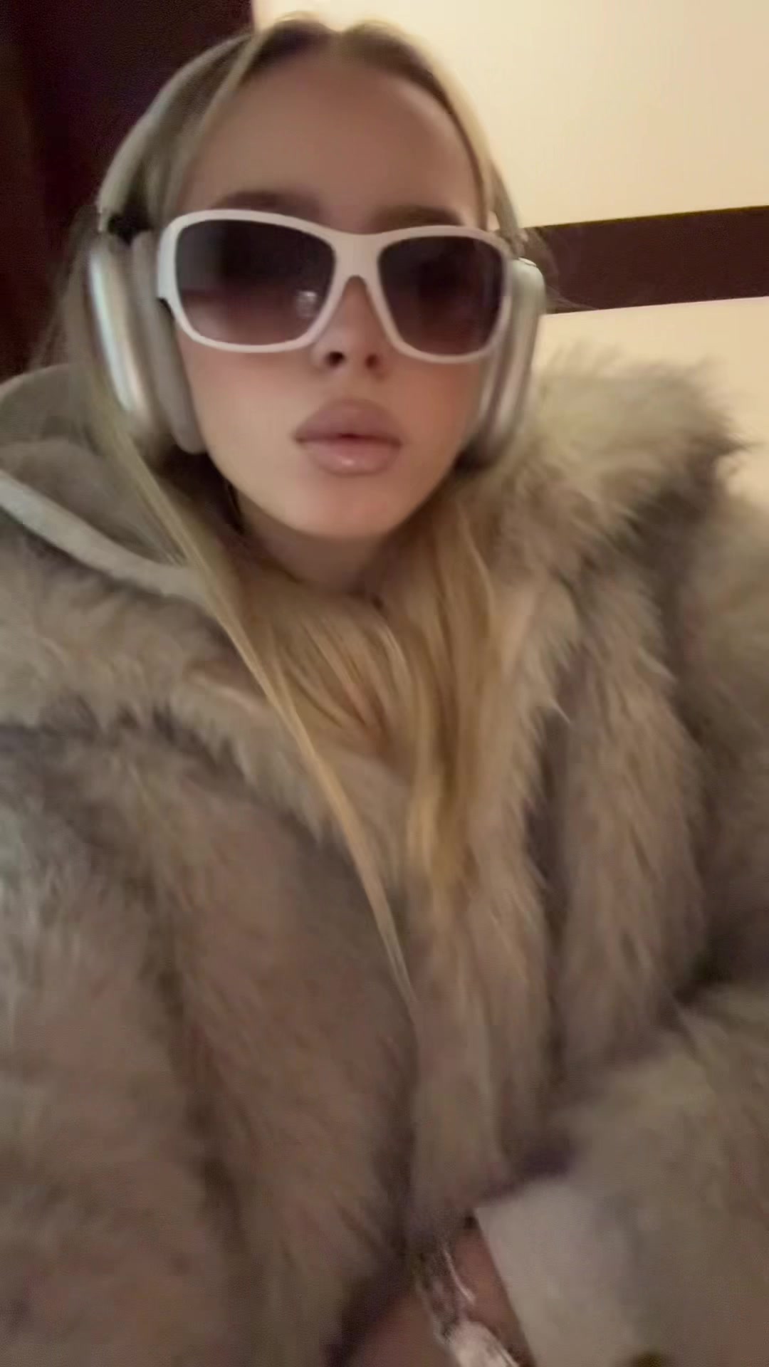 @lizzitak