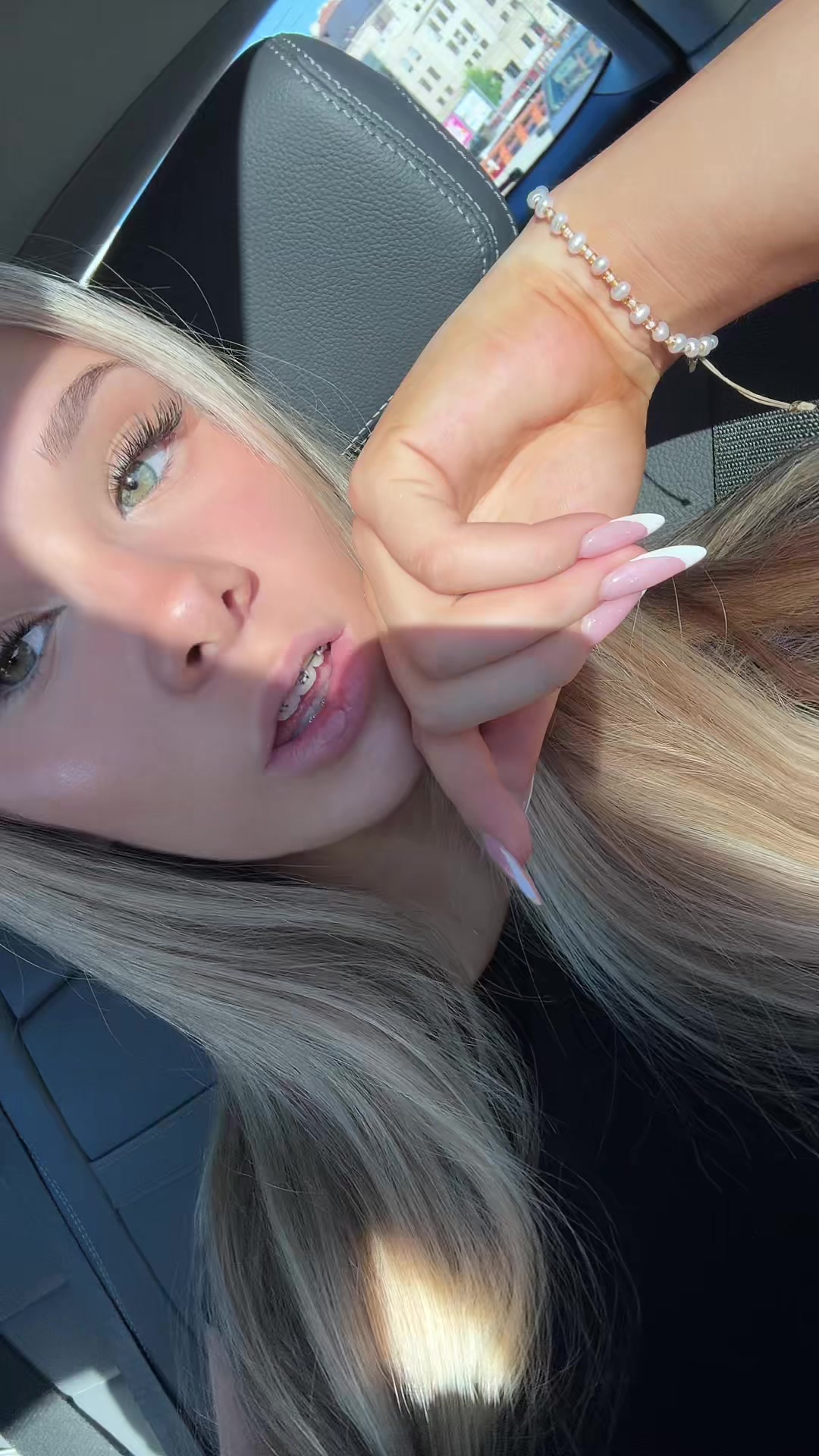 @уна