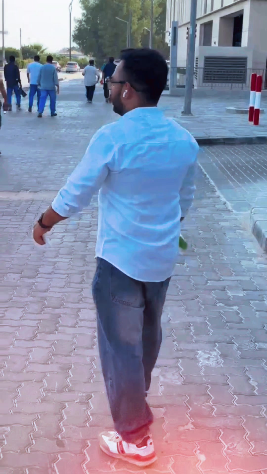 @SAHIL94🇰🇼🧡😎