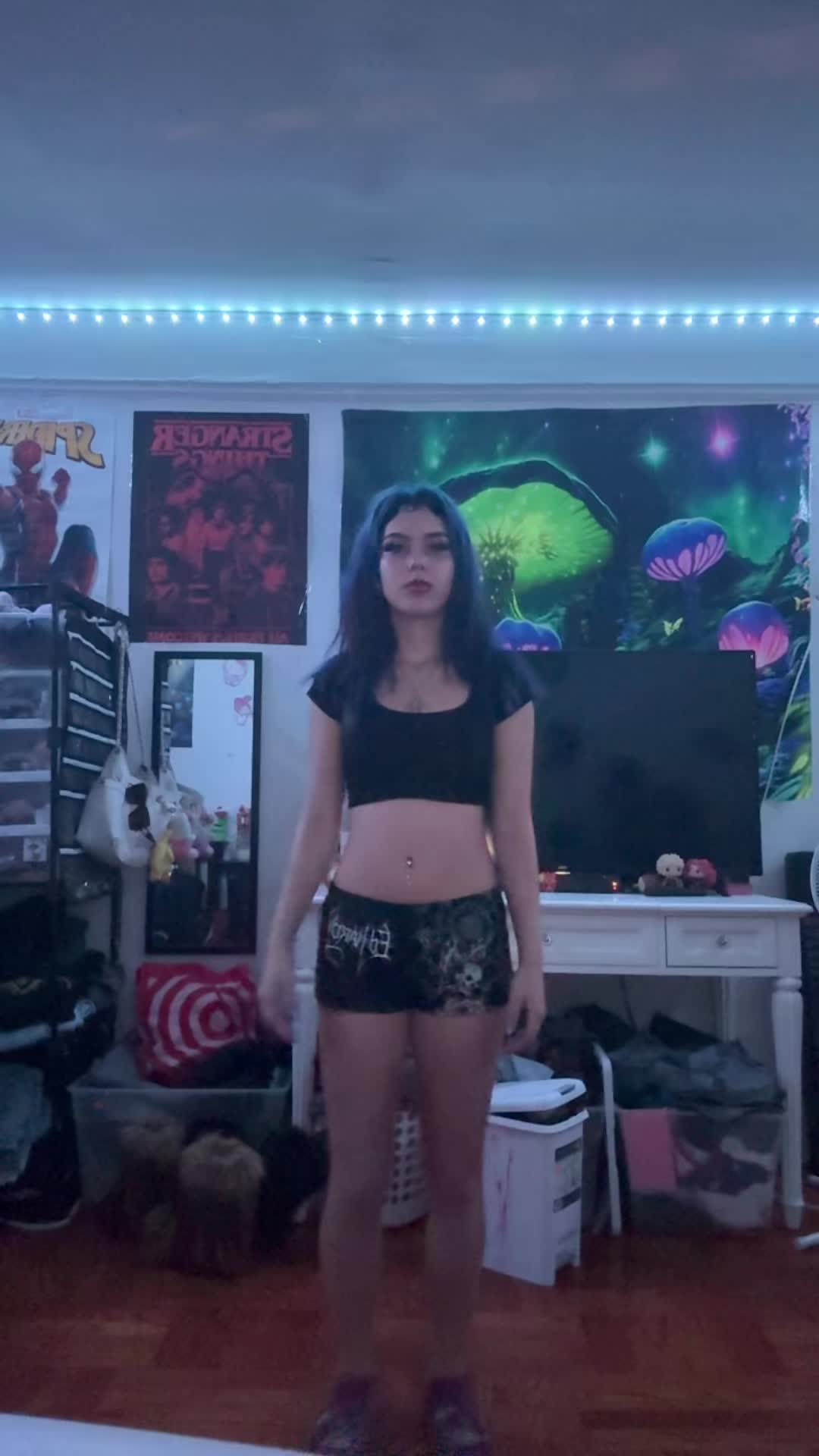 @qh0st1n