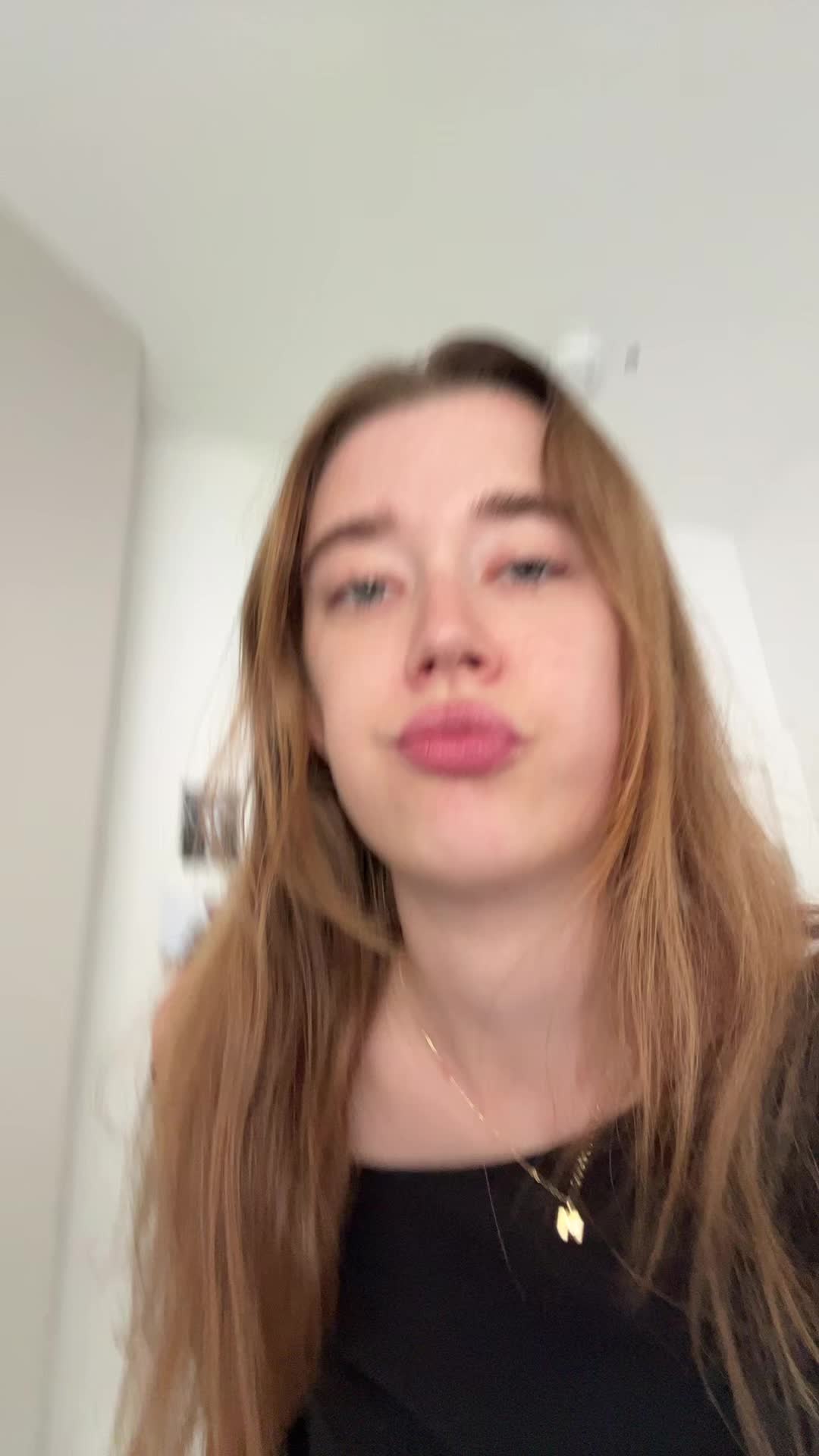 @🍍