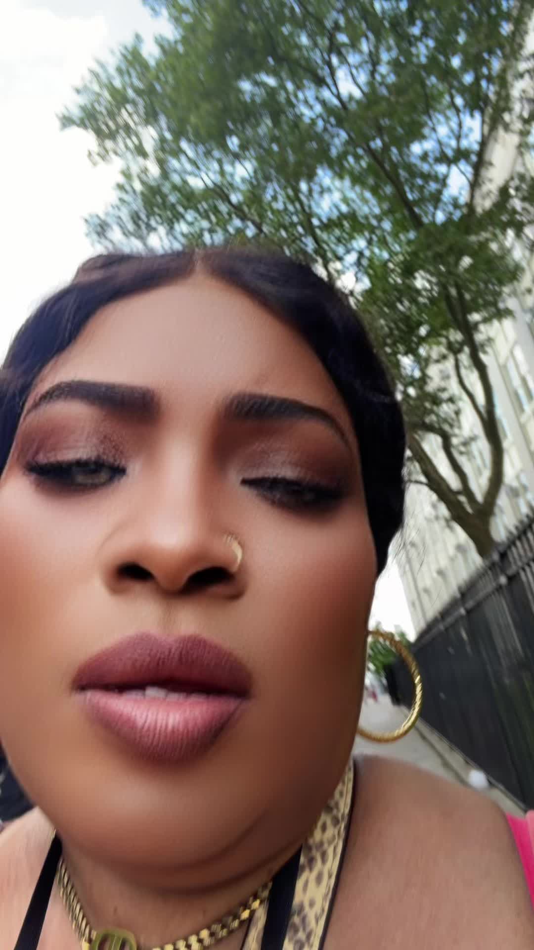 @Queen #Butterfily
