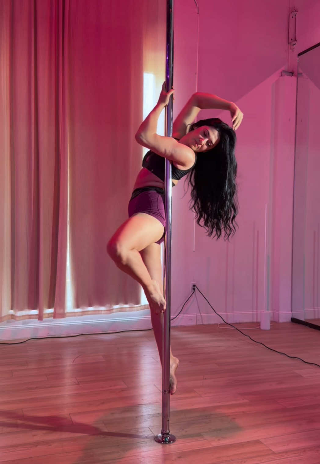 @ElaPoleDance