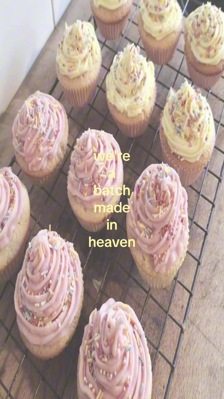@^,..,^