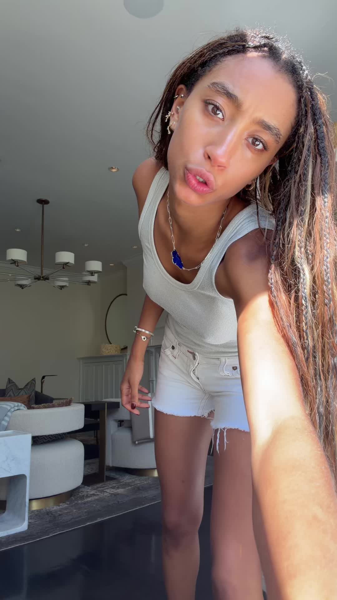 @ameliemelo