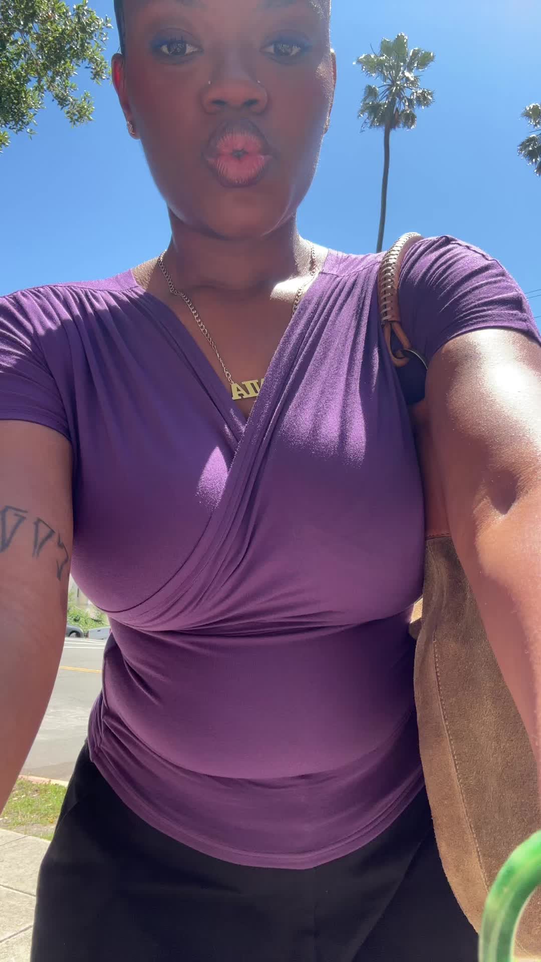 @Nia
