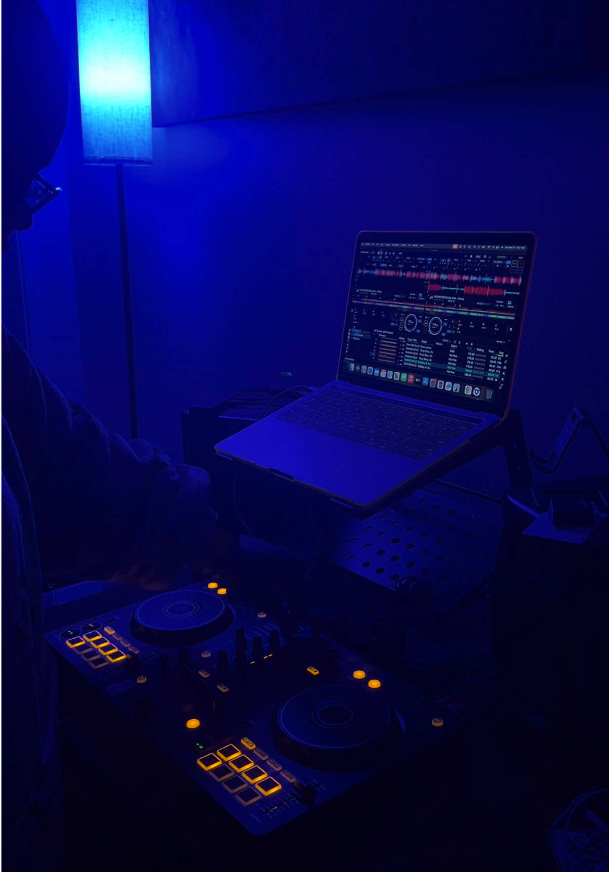 @djfamouzstarr