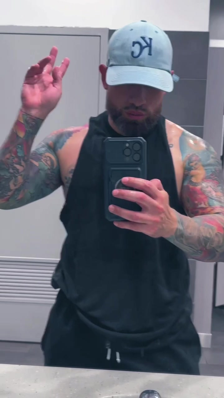@Dee