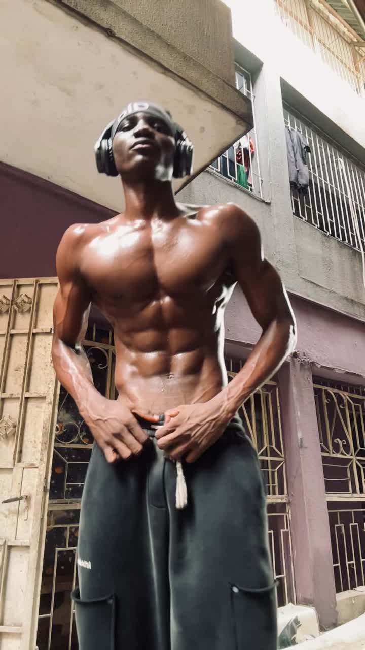 @blackgarou_