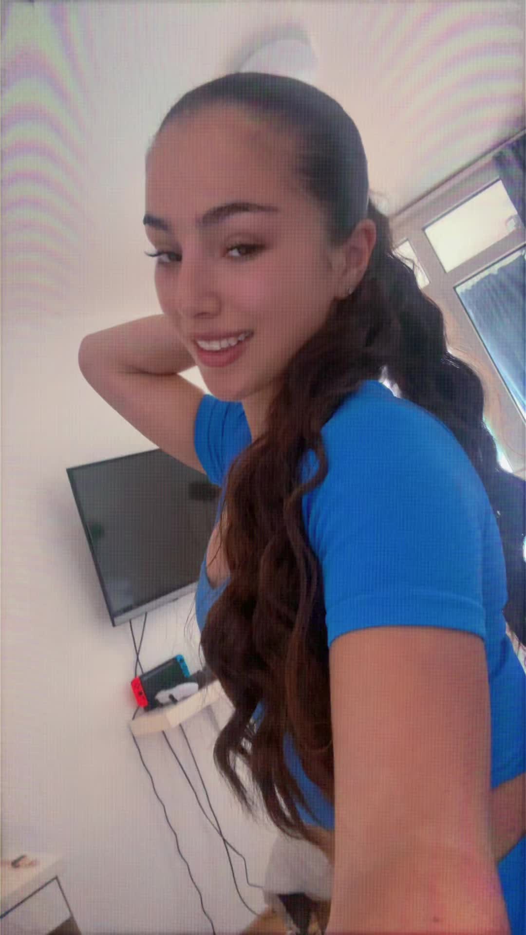 @Valeria