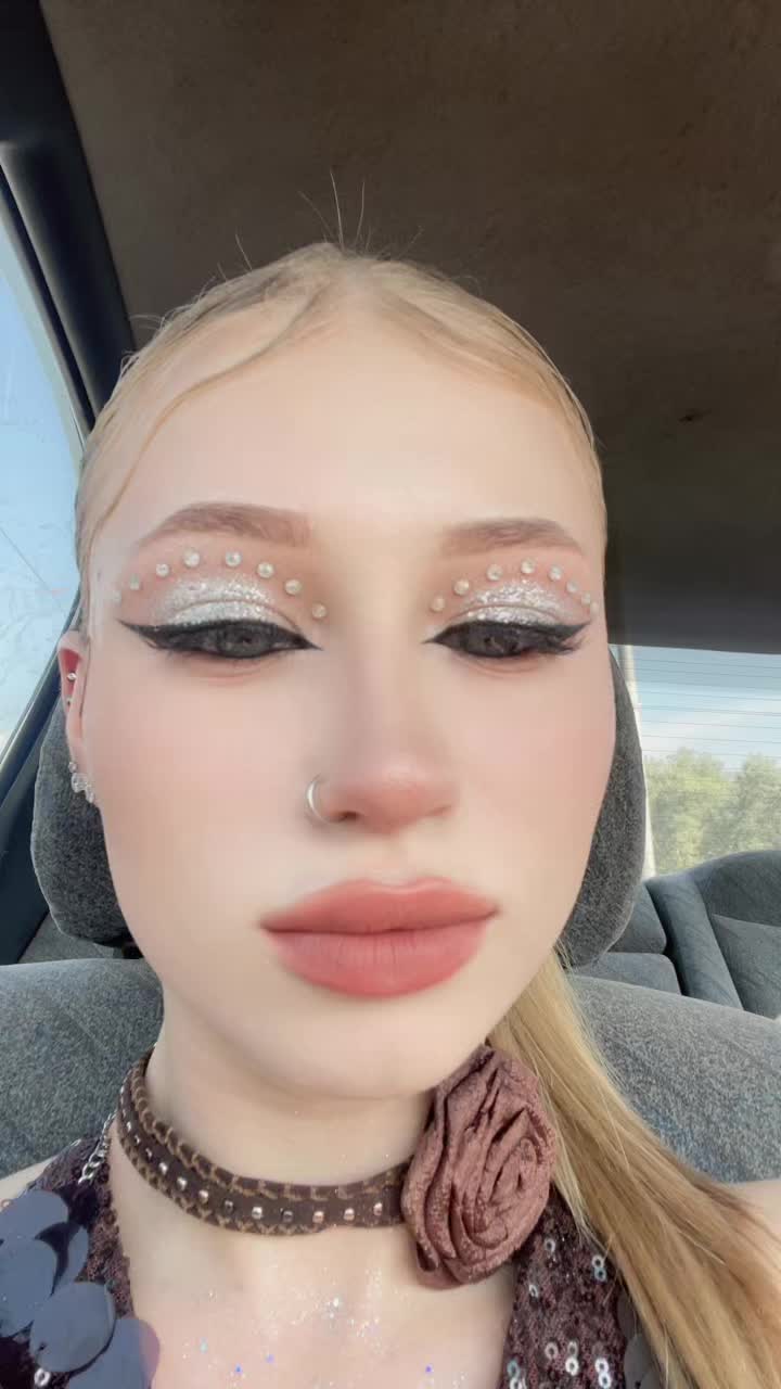 @Даришка🍒