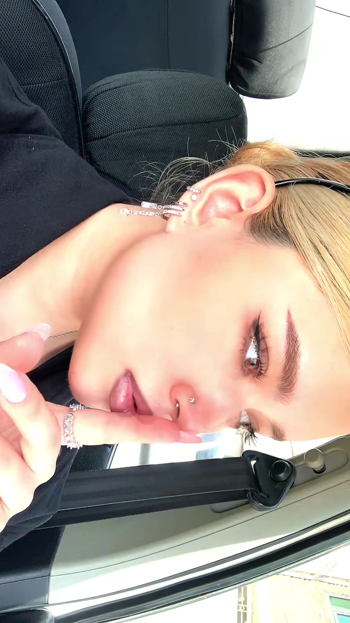 @heliaydn