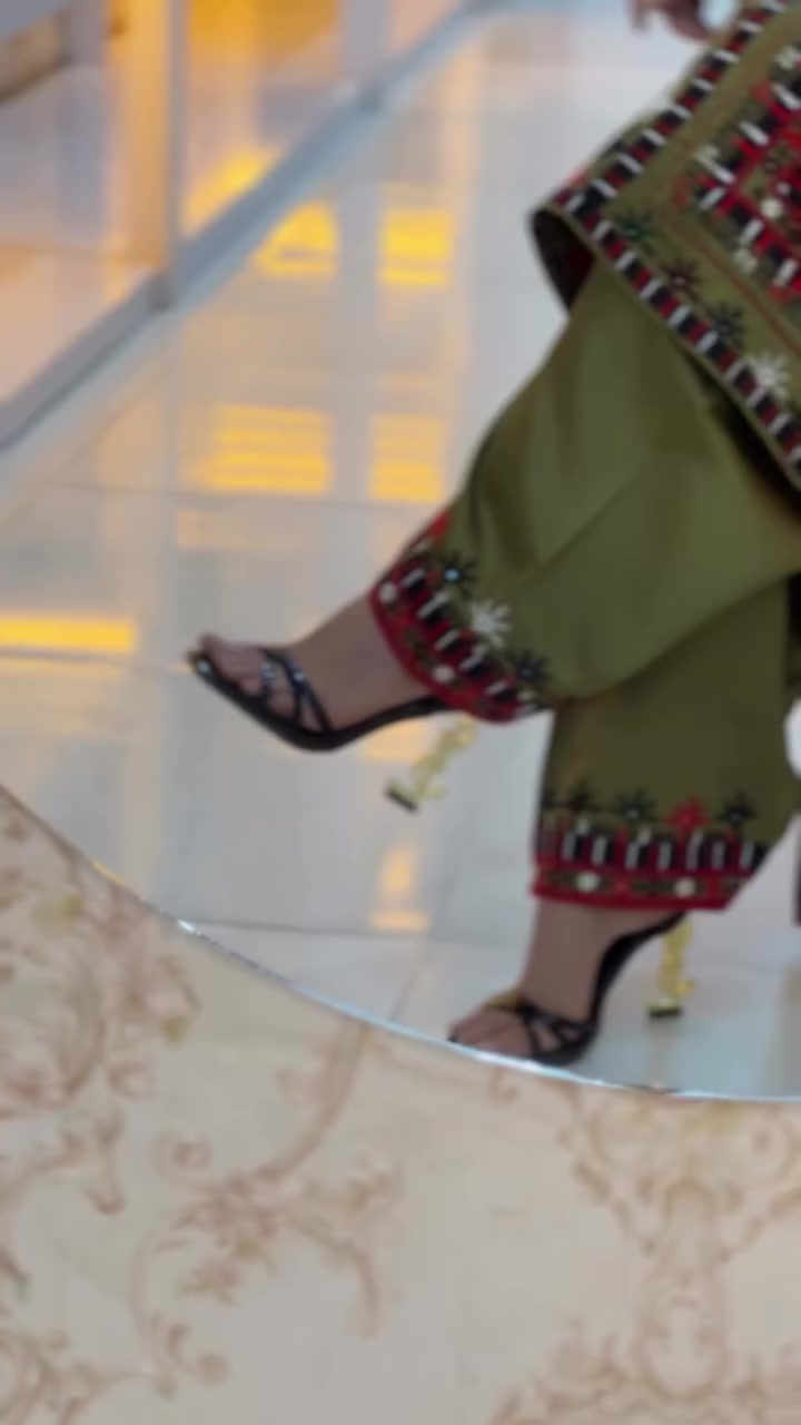 @🦋⃟⃟ ͥ ͣ ͫ نازش ماشکیلی👰࿐