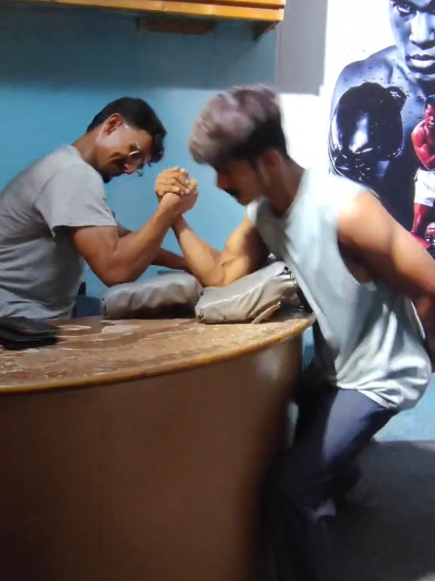 @sleeper bodybuilder 🤫