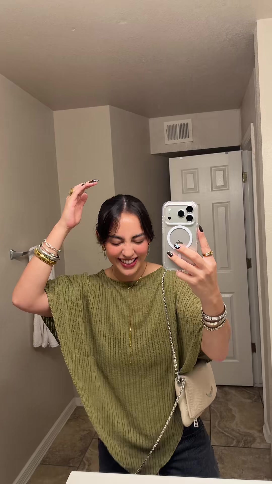 @isabella