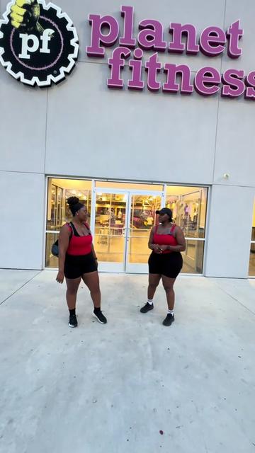 @Hercurvelifestyle + Fitness