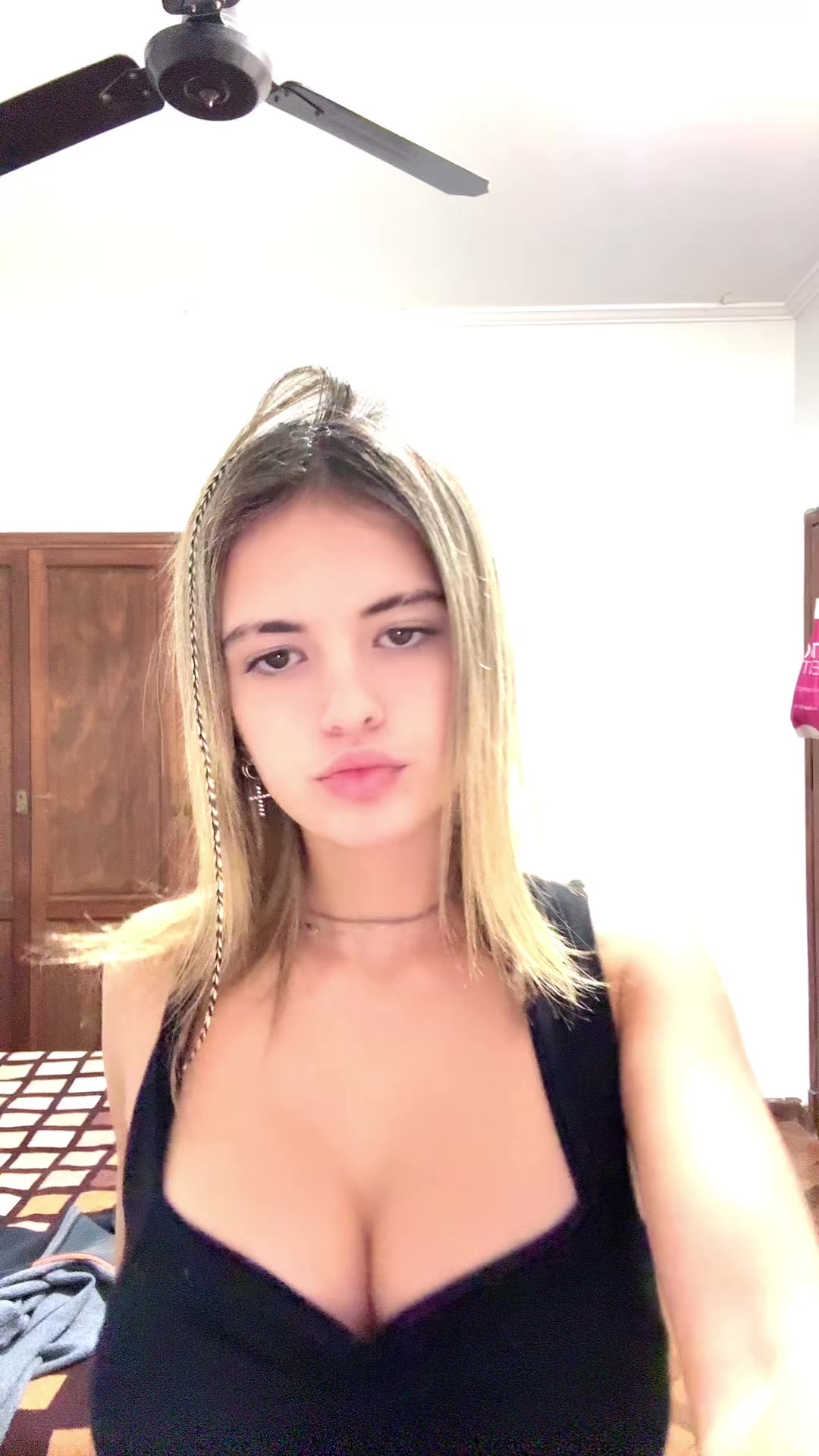 @user1794095832