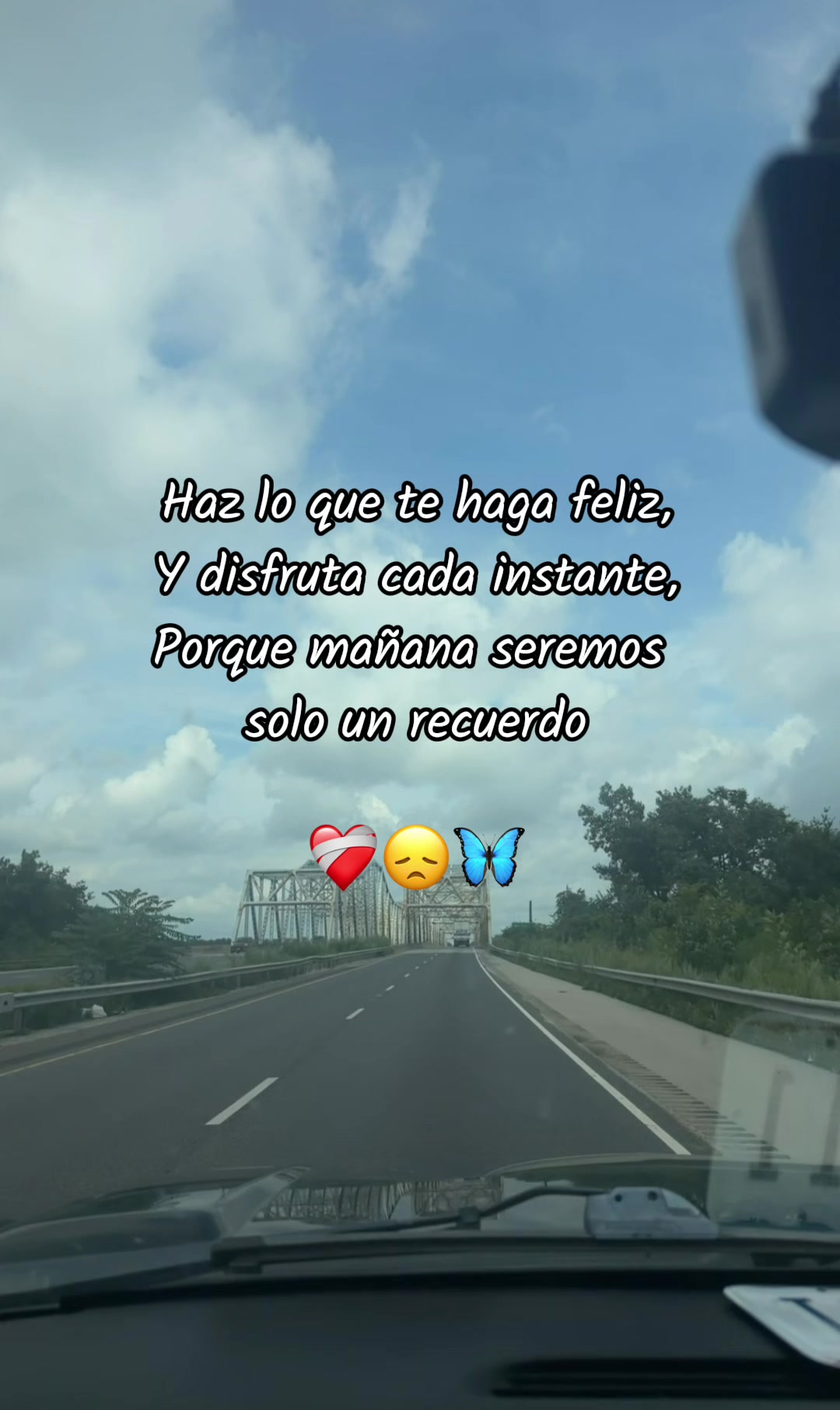 @Lorena La Chicana