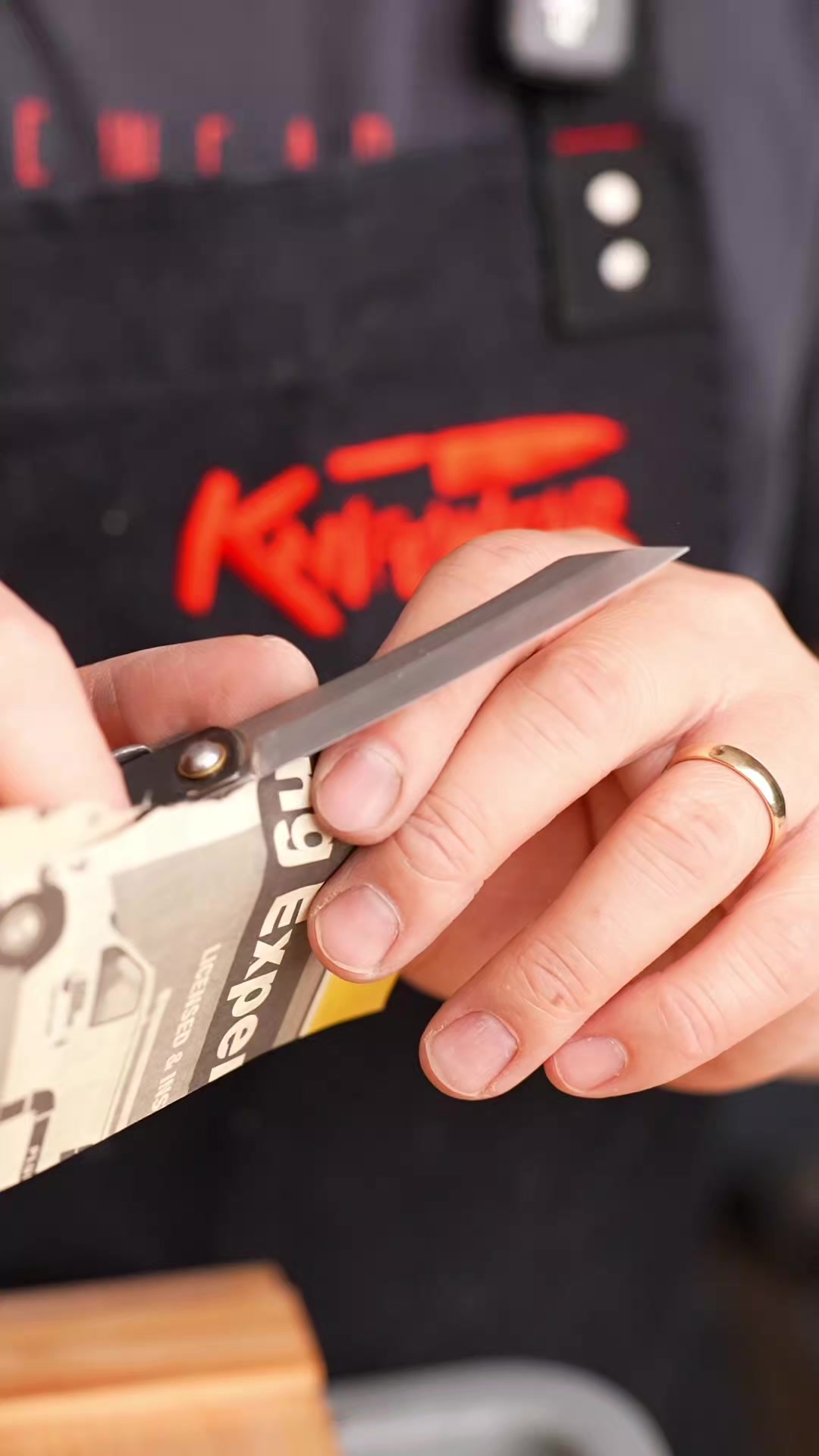 @Knifewear
