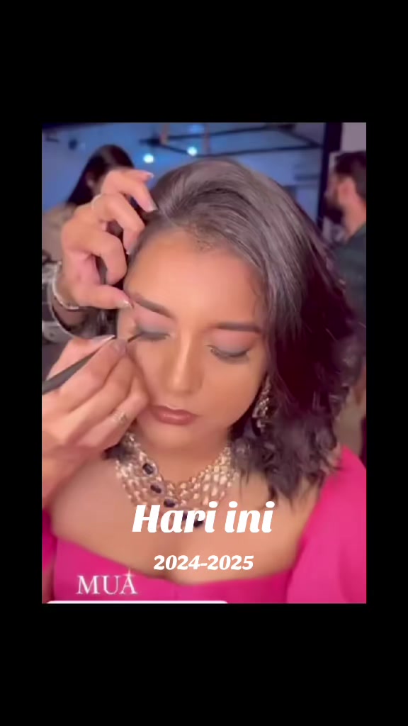 @Riaaa__