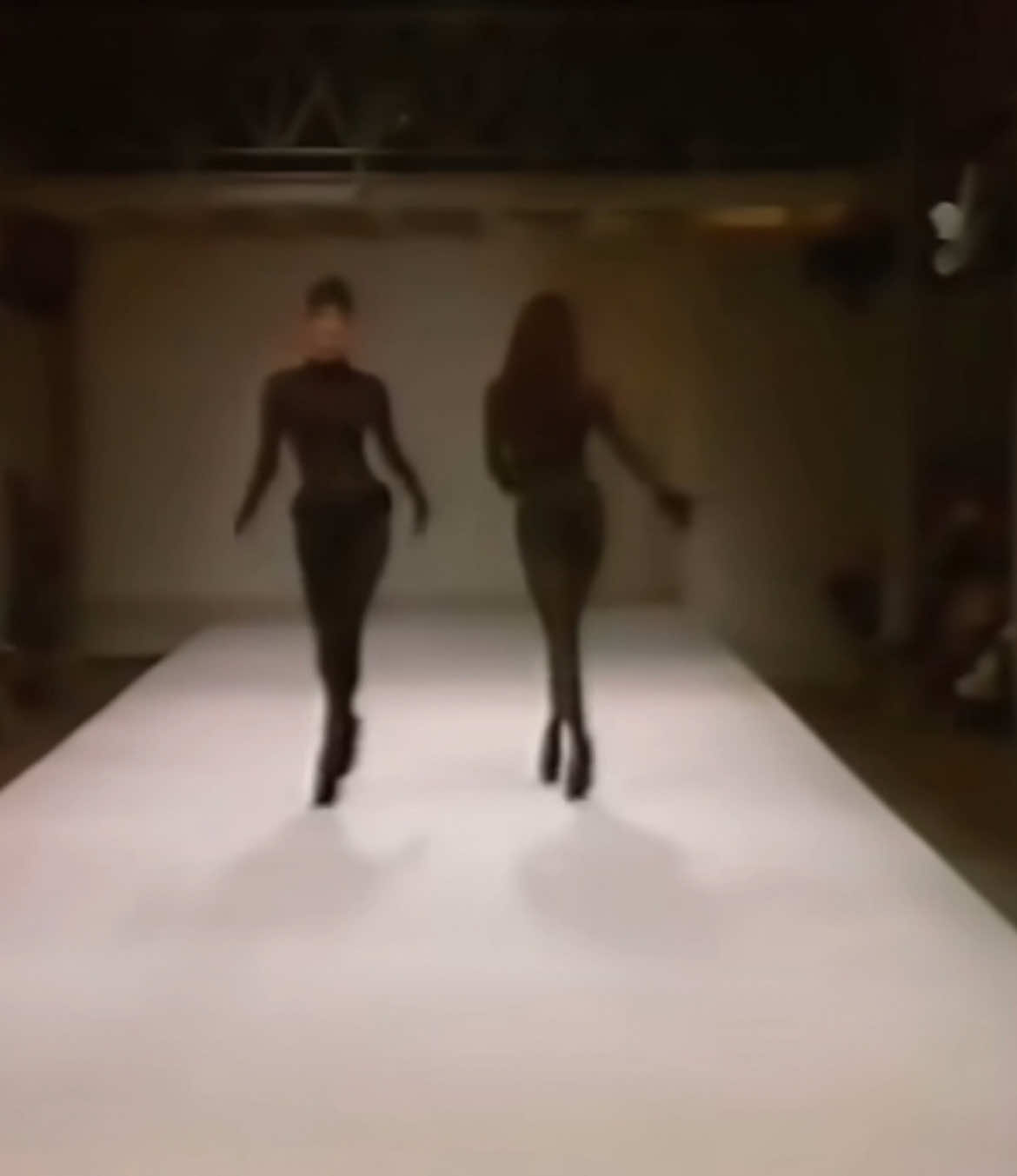 @models_wrld