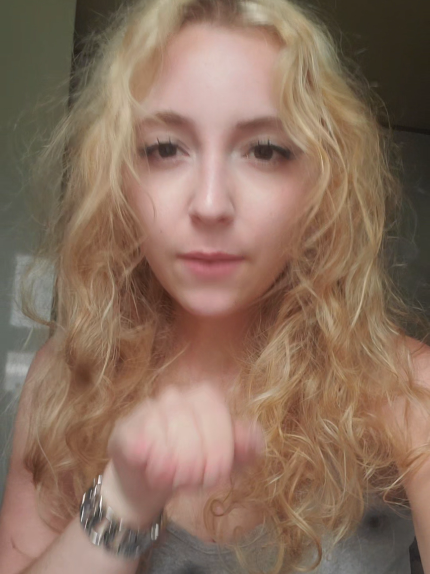 @โcarlaโ