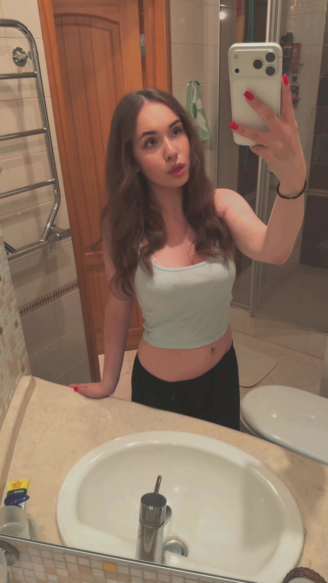 @anaste_esha