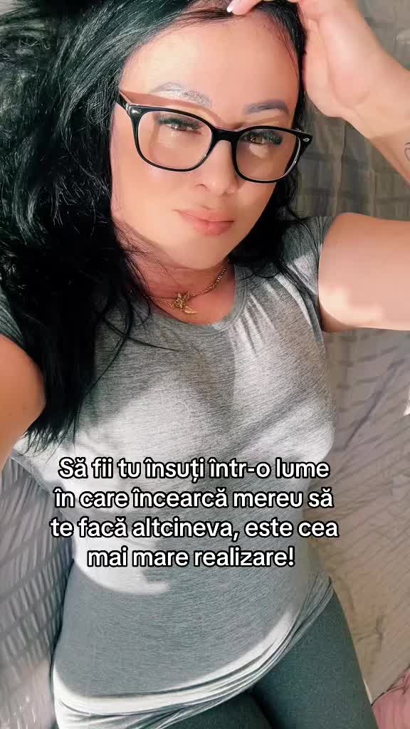 @Gabriela Flo🇹🇩🇩🇪
