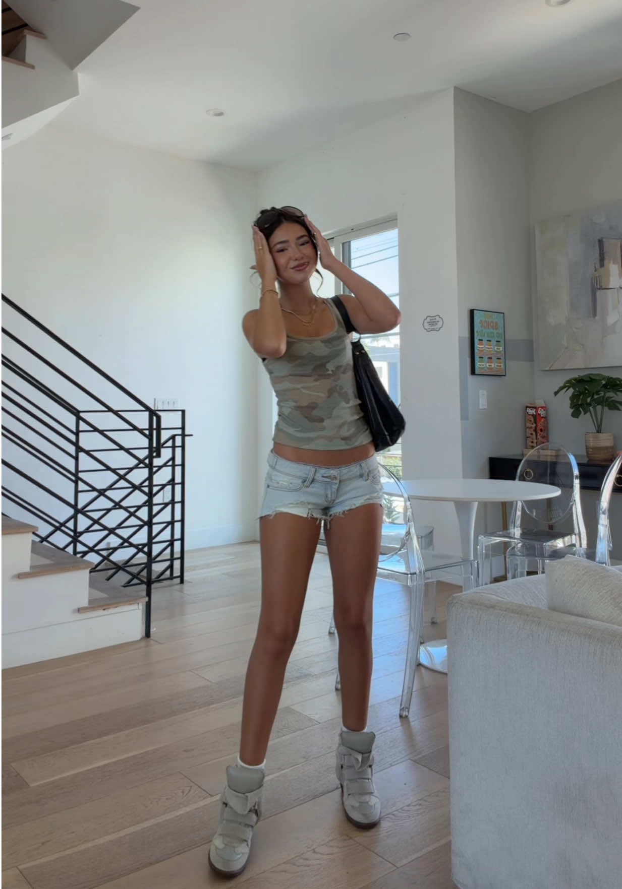 @???