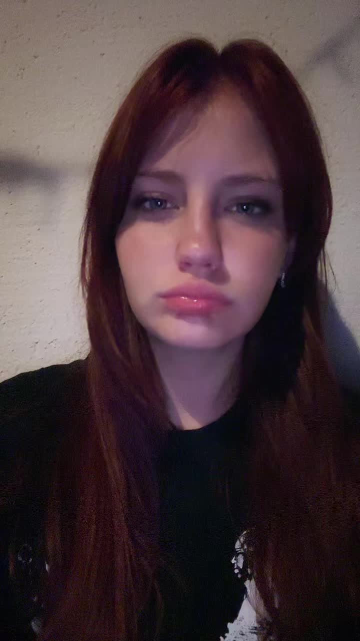 @𝒸𝒽𝑒𝓇𝓇𝓎𝒹𝑜𝓁𝓁 🍒