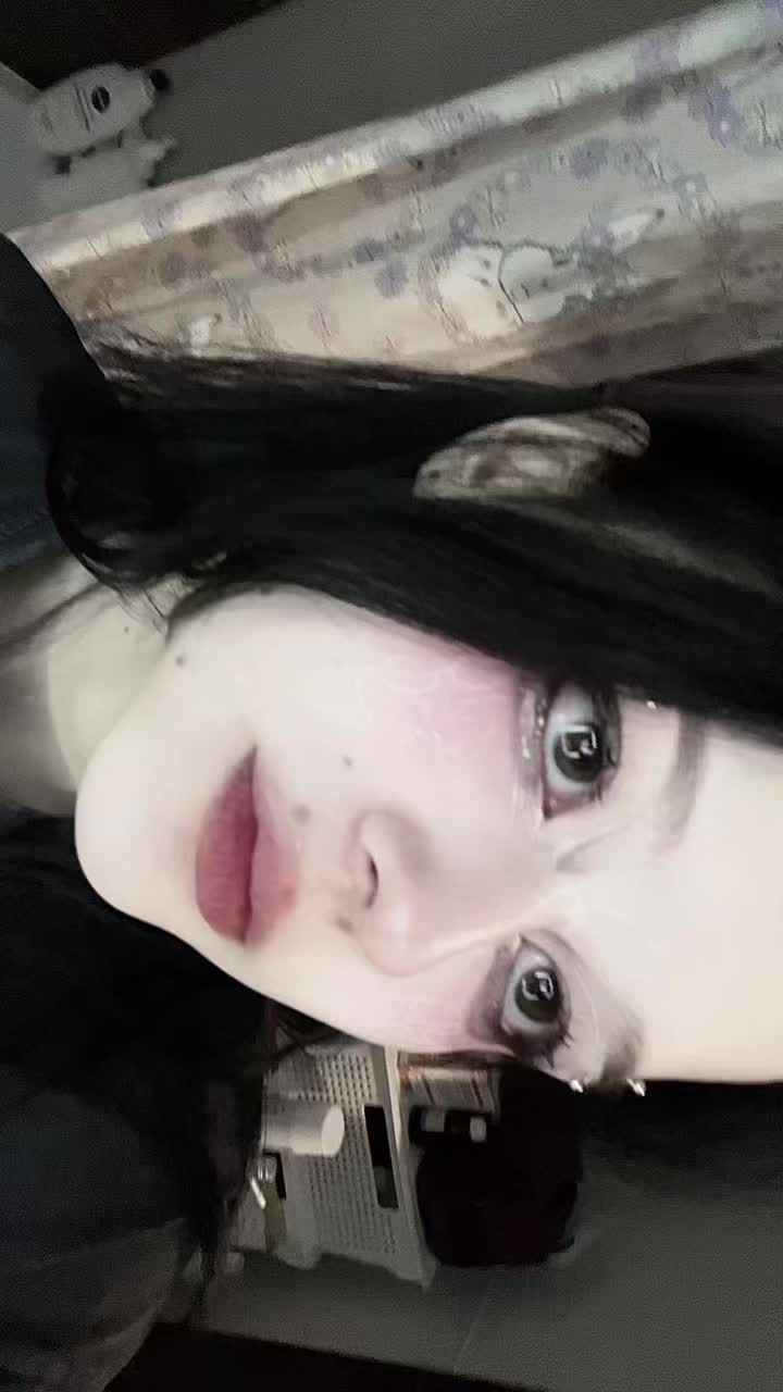 @^^