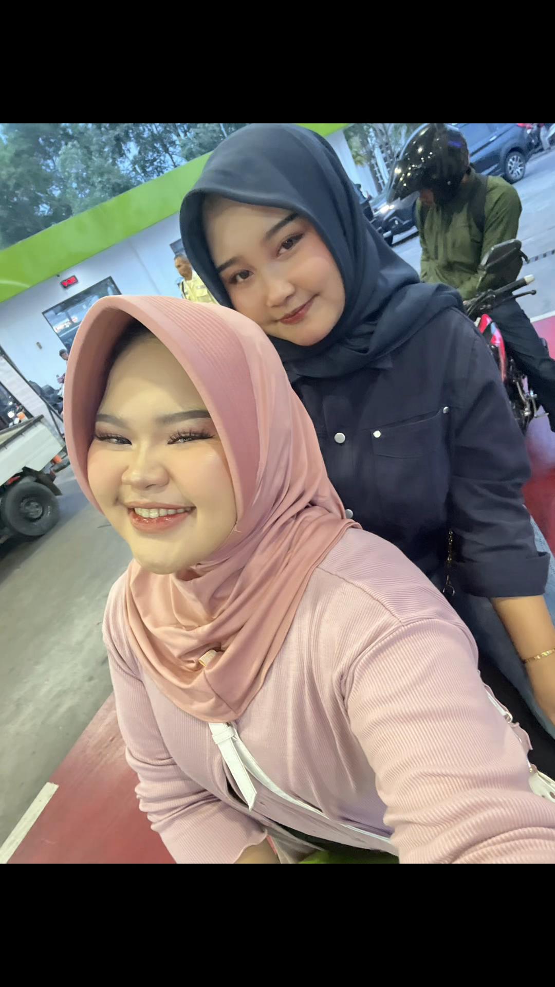 @Nisaa18