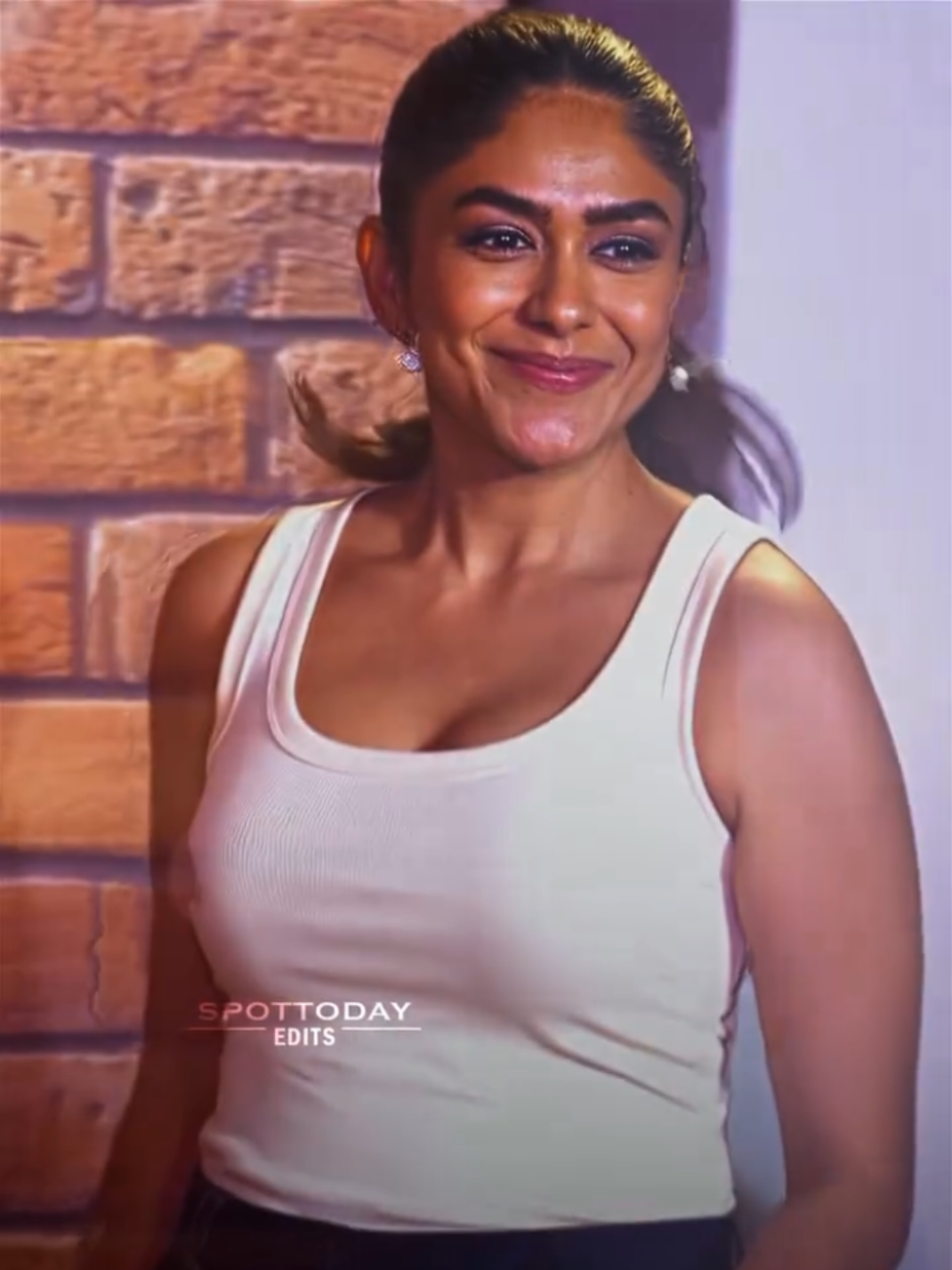 @Mrunal Cuteness 💋💗