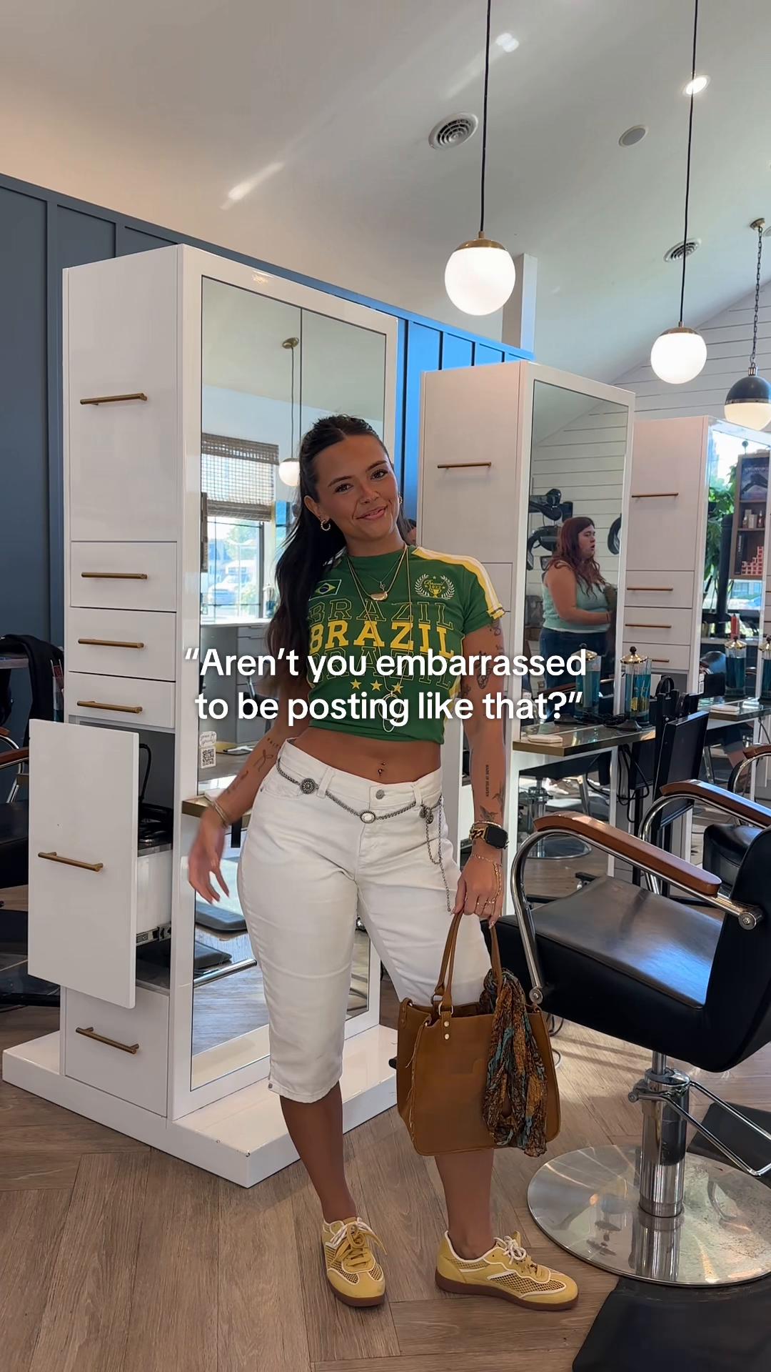 @Ry โ
| IN Hairstylist